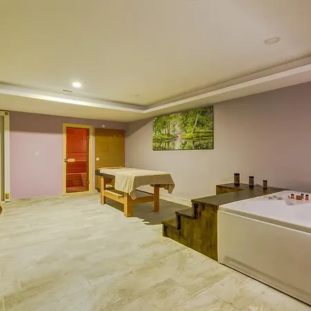 Kaynesia Spa & Wellness Hotel מלון 4*