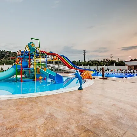 Kaynesia Spa & Wellness Hotel מלון 4*